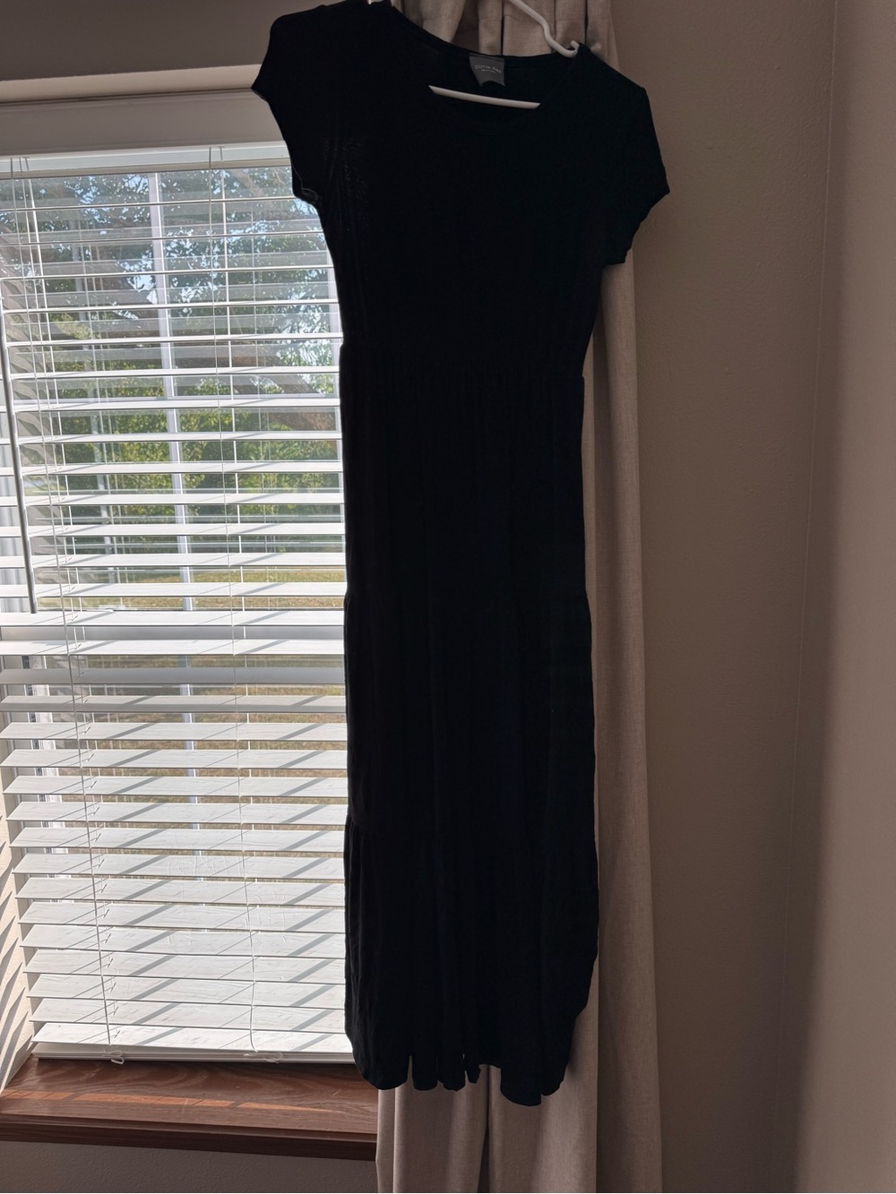 Olivia Rae Black Short-Sleeve Maxi Dress